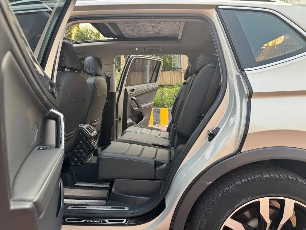 Volkswagen Volkswagen Tiguan L 2021 380TSI Automatic AWD R-Line Edition 7-seater 2021 - thumbnail 16