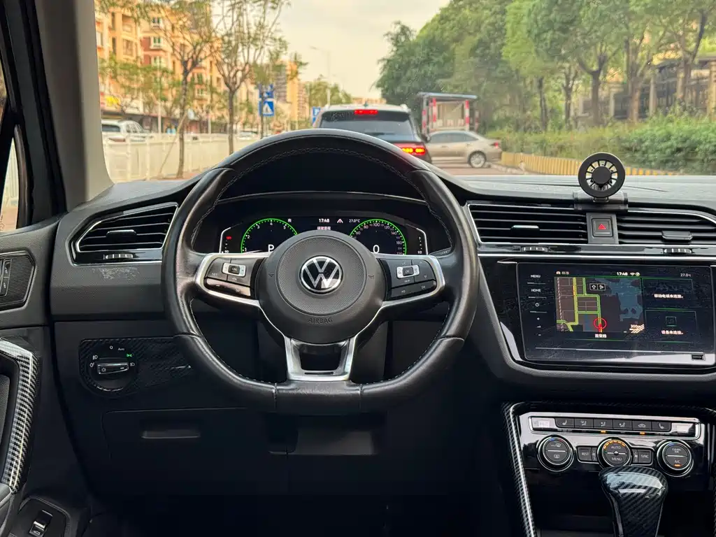 Volkswagen Volkswagen Tiguan L 2021 380TSI Automatic AWD R-Line Edition 7-seater 2021 - thumbnail 19