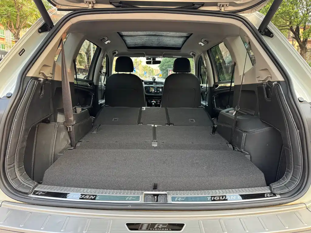 Volkswagen Volkswagen Tiguan L 2021 380TSI Automatic AWD R-Line Edition 7-seater 2021 - thumbnail 24