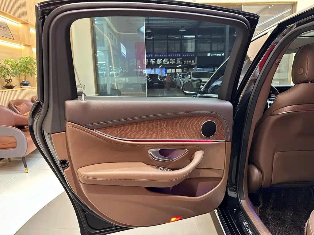 Mercedes-Benz Mercedes-Benz E-Class 2021 Facelift E 300 L Fashion Edition 2021 - thumbnail 15