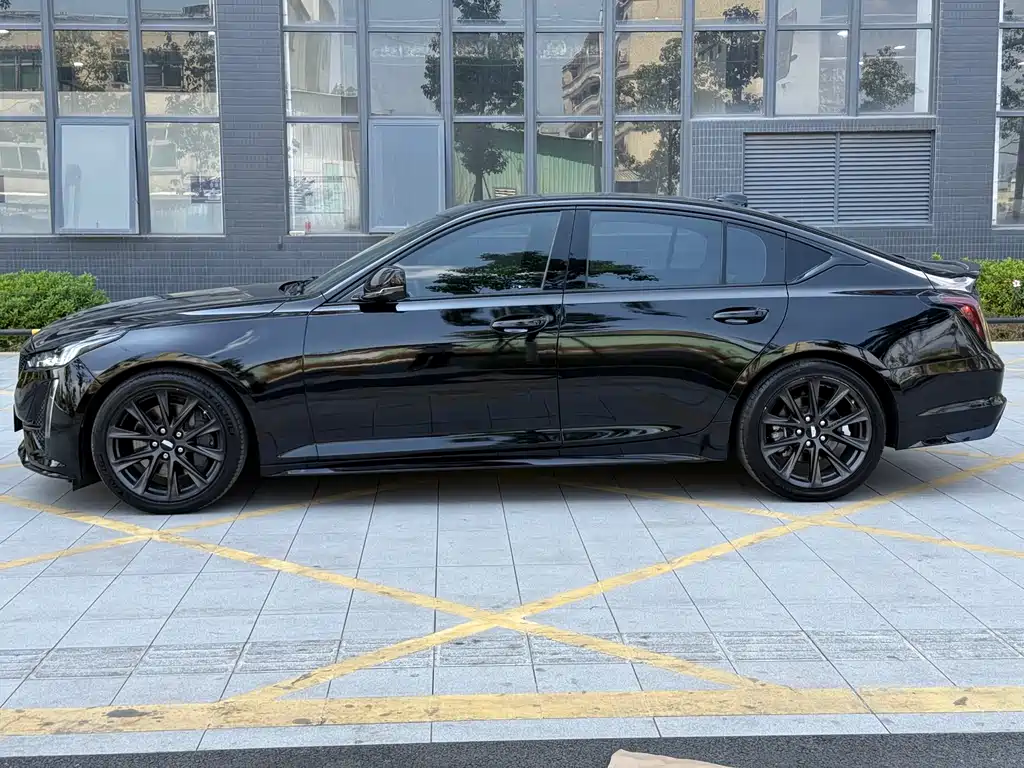 Cadillac Cadillac CT5 2020 28T Platinum Sport Edition 2020 - thumbnail 4