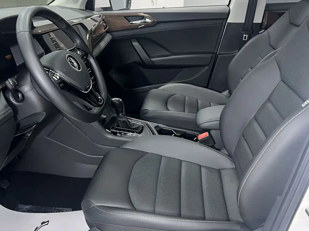 Volkswagen Tharu 2022 280TSI Front-Wheel Drive Luxury Edition 2022 - thumbnail 11