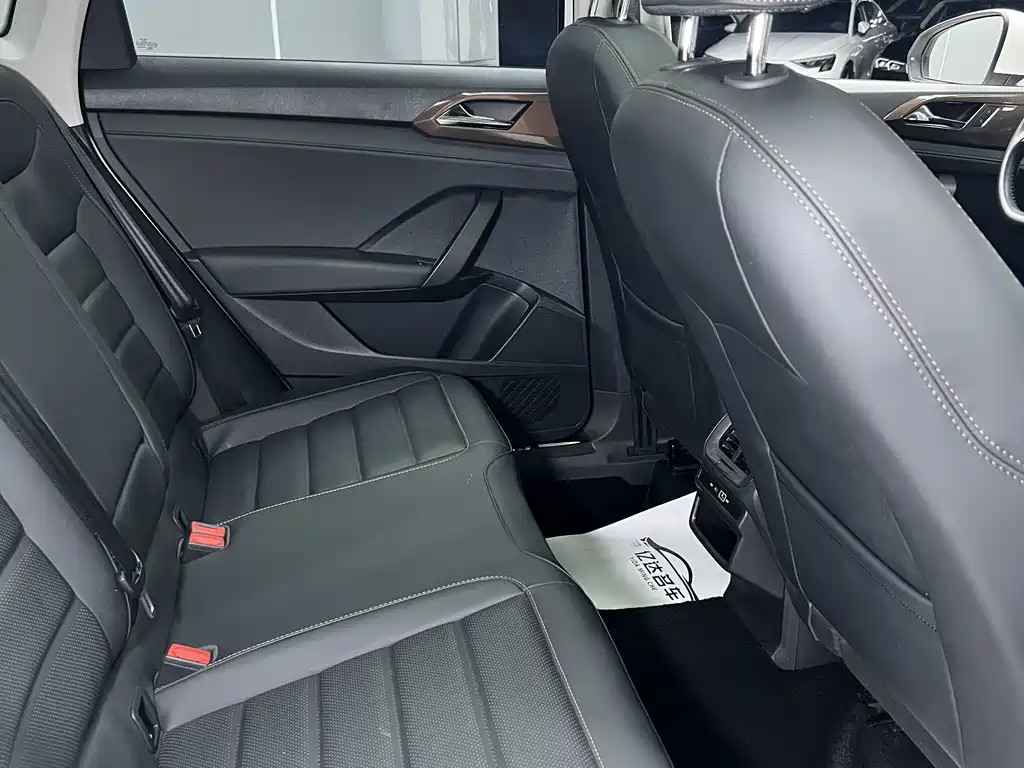 Volkswagen Tharu 2022 280TSI Front-Wheel Drive Luxury Edition 2022 - thumbnail 22