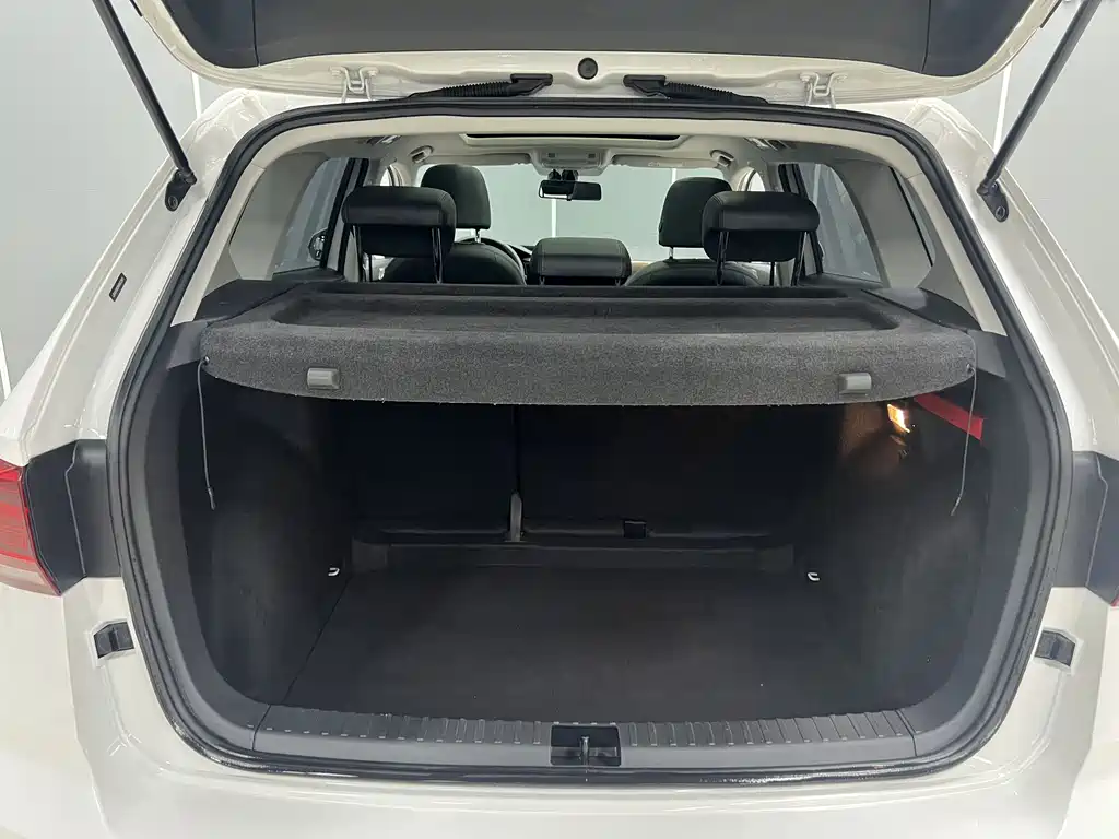 Volkswagen Tharu 2022 280TSI Front-Wheel Drive Luxury Edition 2022 - thumbnail 23