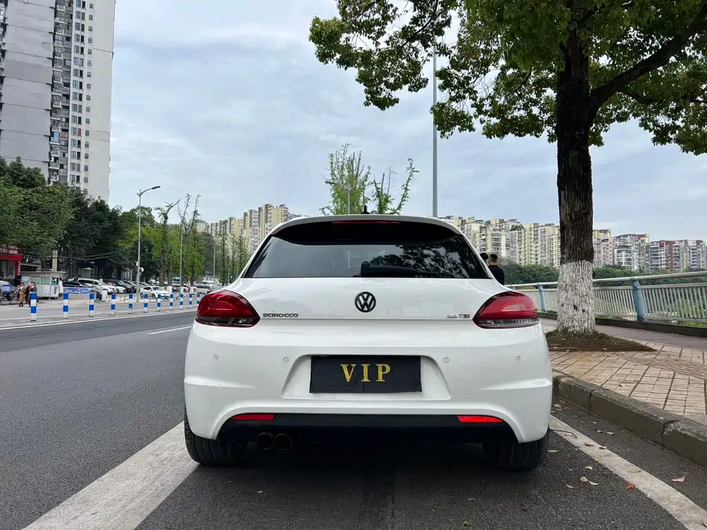 Volkswagen Scirocco 2011 2.0TSI Luxury Edition 2015 - thumbnail 4