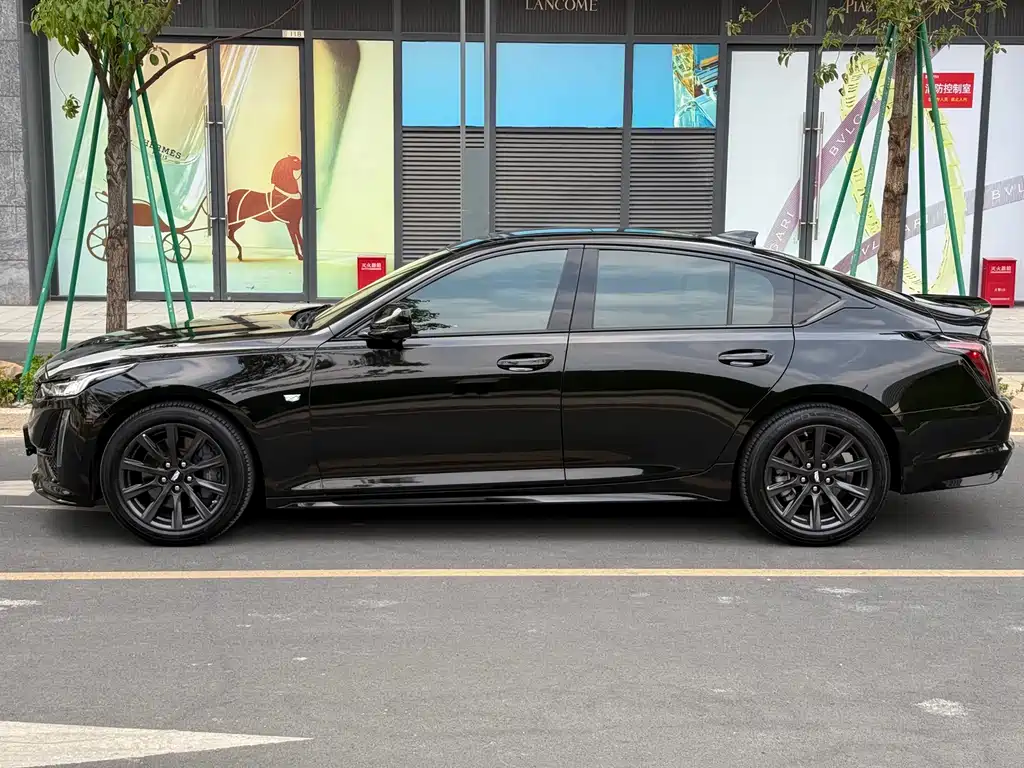 Cadillac Cadillac CT5 2023 28T Luxury 2023 - thumbnail 3