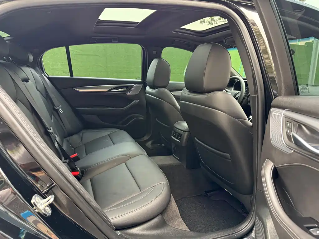 Cadillac Cadillac CT5 2023 28T Luxury 2023 - thumbnail 6