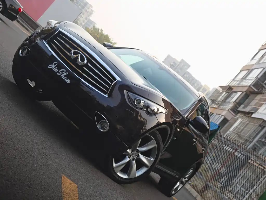 Infiniti Infiniti QX70 2013 3.7L Standard Edition 2013