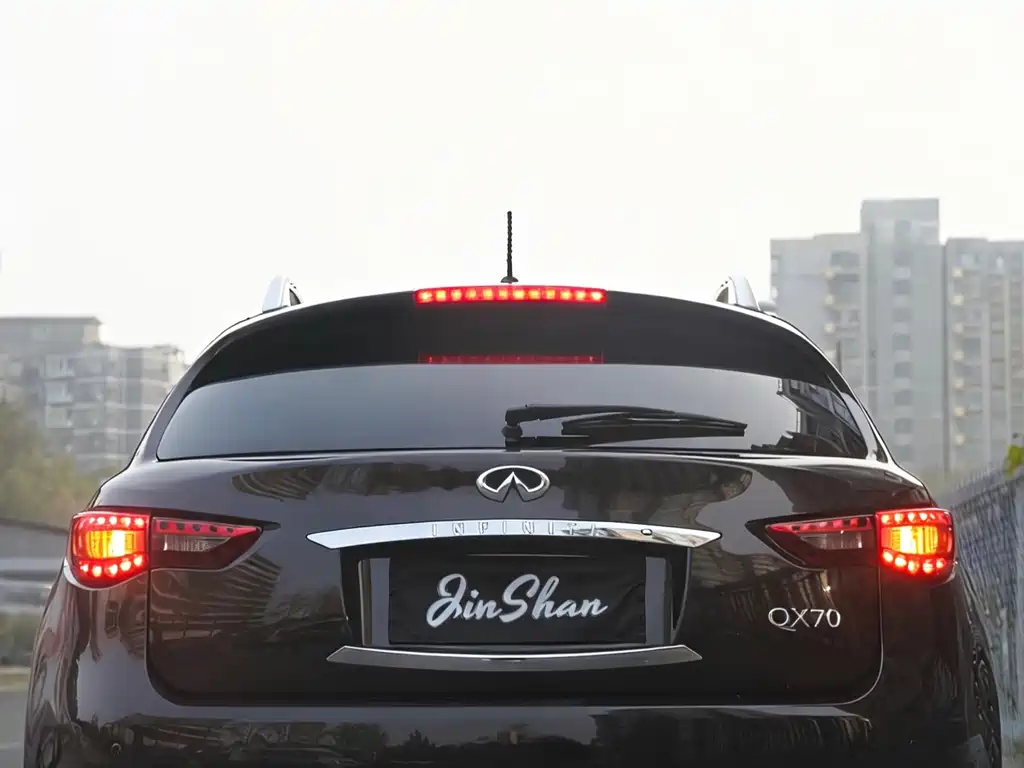 Infiniti Infiniti QX70 2013 3.7L Standard Edition 2013 - thumbnail 4