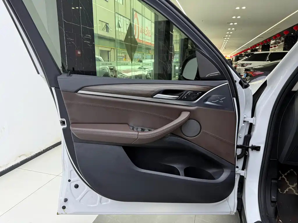 BMW BMW X3 2021 xDrive28i Luxury Package 2020 - thumbnail 8