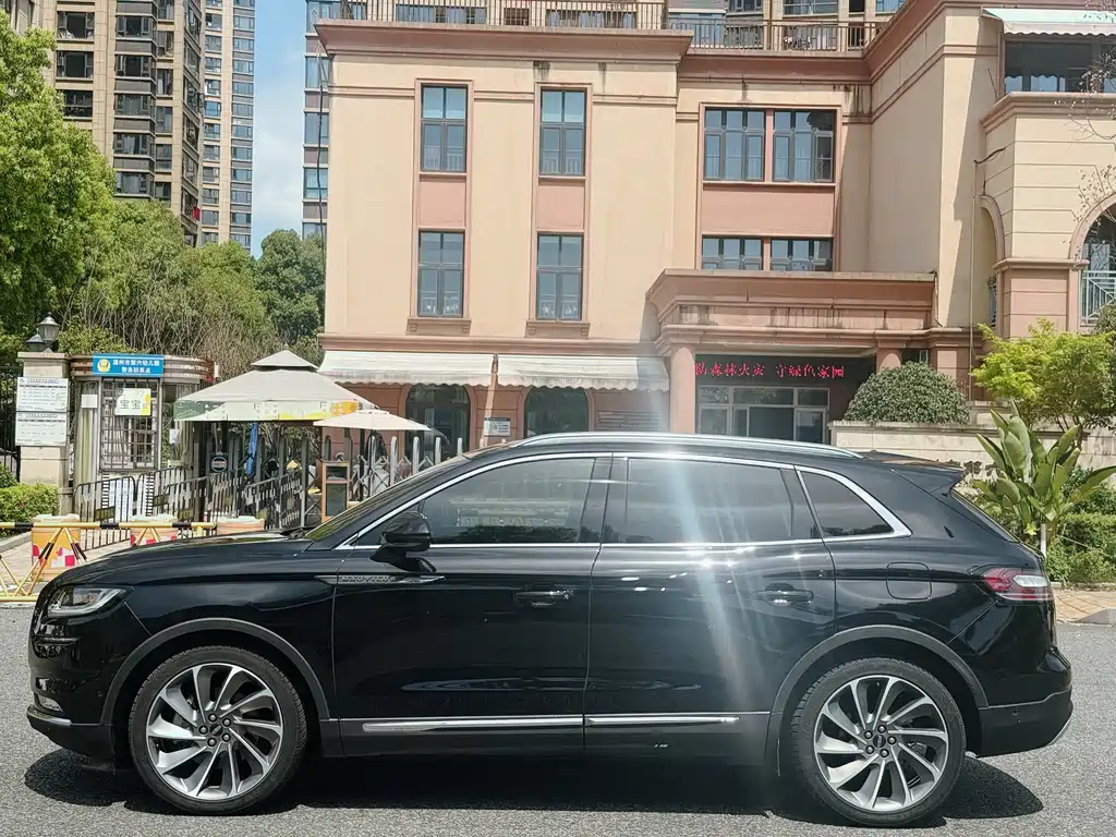 Lincoln Nautilus 2022 2.7T AWD Reserve Elegant 2022 - thumbnail 4