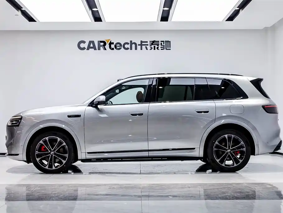 AITO AITO M8 2025 Extended Range Ultra 53.4kWh 5-Seat Version (192-line LiDAR) 2025 - thumbnail 3