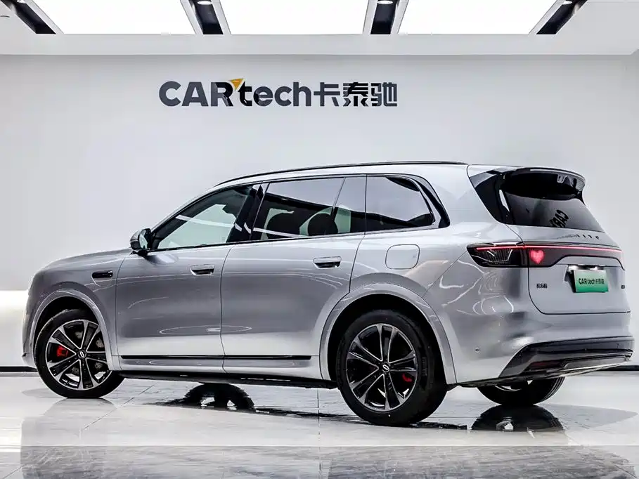 AITO AITO M8 2025 Extended Range Ultra 53.4kWh 5-Seat Version (192-line LiDAR) 2025 - thumbnail 4