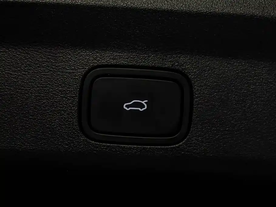 AITO AITO M8 2025 Extended Range Ultra 53.4kWh 5-Seat Version (192-line LiDAR) 2025 - thumbnail 7