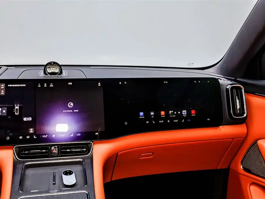 AITO AITO M8 2025 Extended Range Ultra 53.4kWh 5-Seat Version (192-line LiDAR) 2025 - thumbnail 17