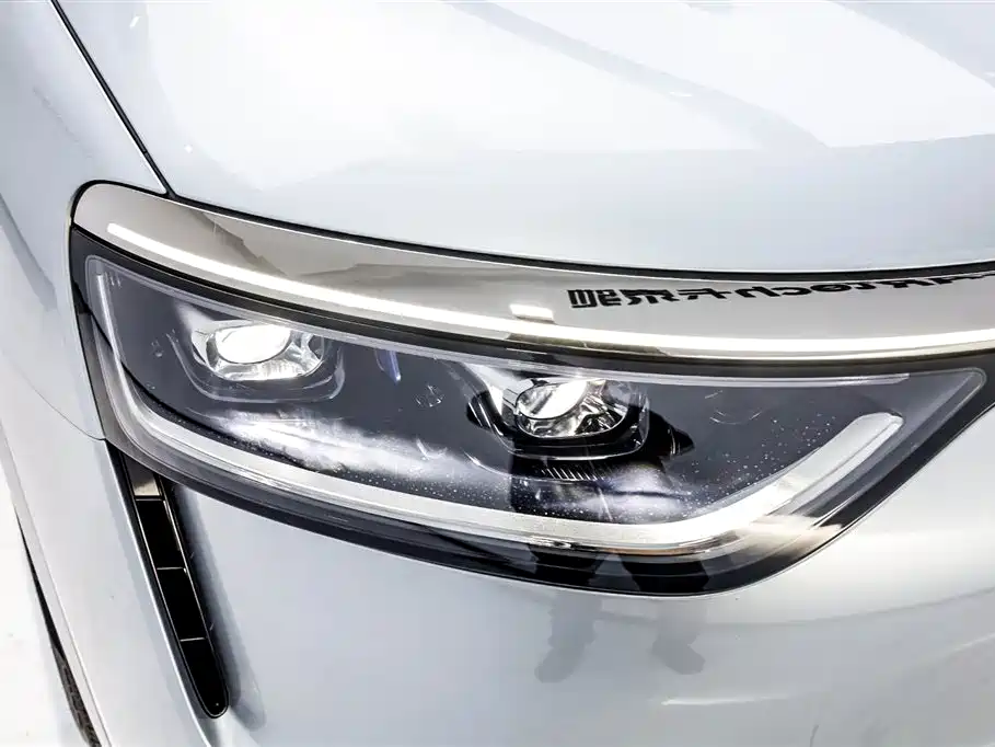 AITO AITO M8 2025 Extended Range Ultra 53.4kWh 5-Seat Version (192-line LiDAR) 2025 - thumbnail 25