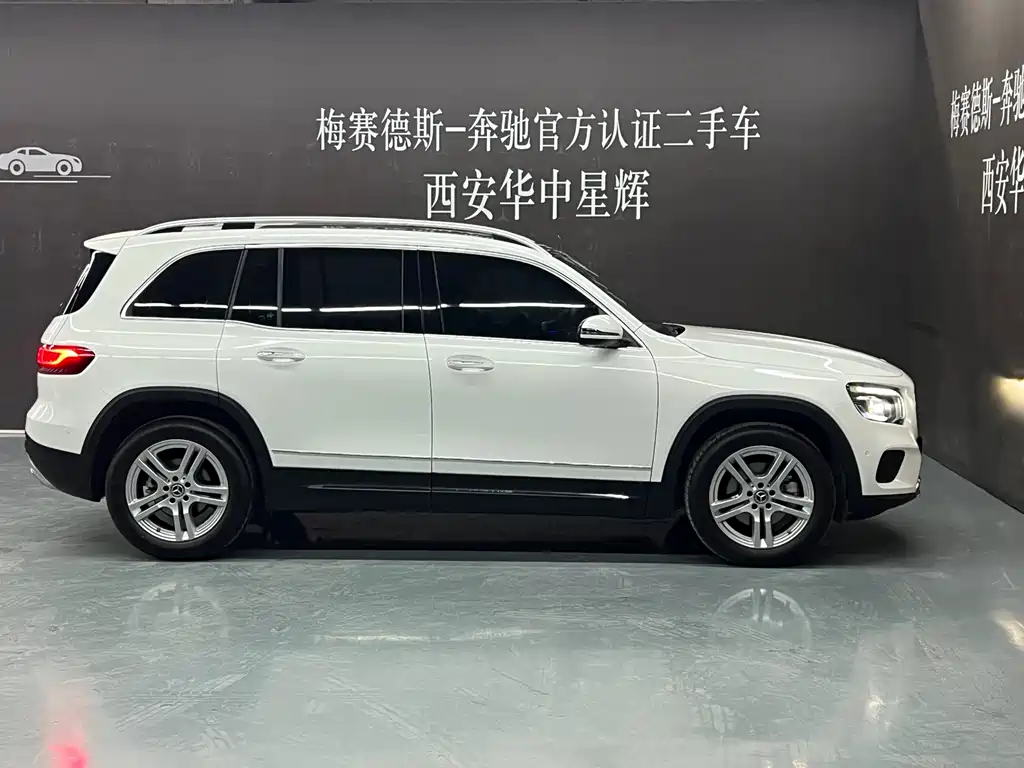 Mercedes-Benz Mercedes-Benz GLB 2020 Facelift GLB 200 AMG Line 2020 - thumbnail 10