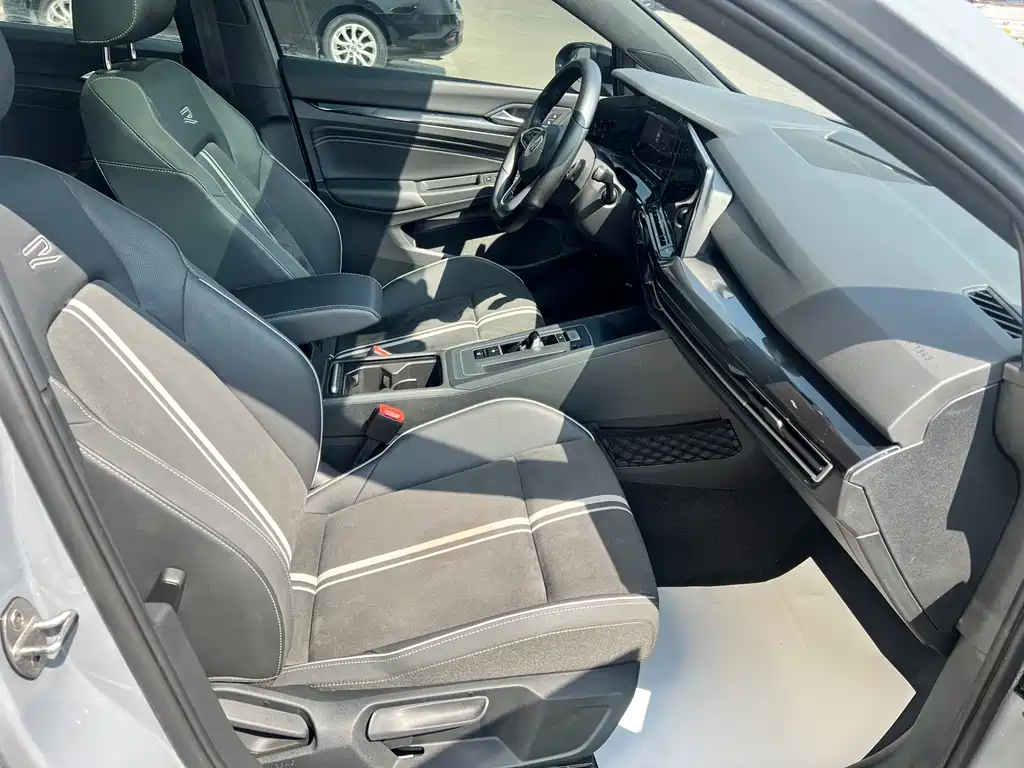Volkswagen Golf 2021 280TSI DSG R-Line 2022 - thumbnail 11