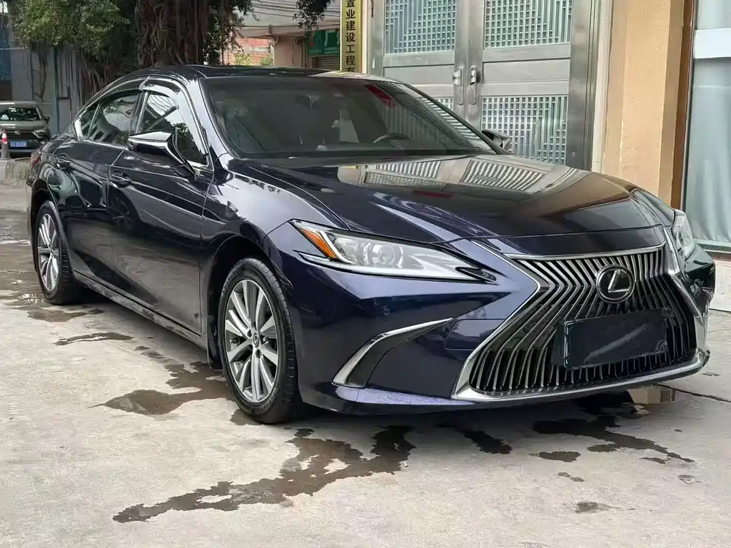 Lexus Lexus ES 2020 Model 200 Excellent Edition 2021 - thumbnail 3