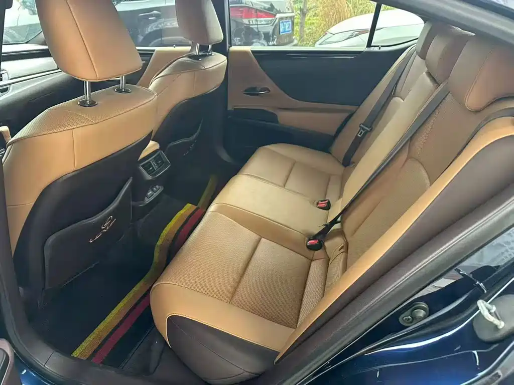 Lexus Lexus ES 2020 Model 200 Excellent Edition 2021 - thumbnail 4
