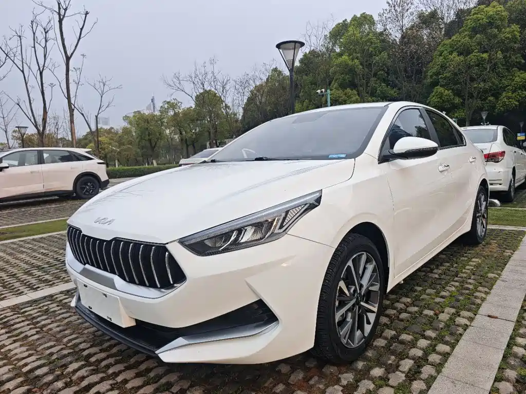 Kia Kia K3 2023 1.5L CVT Luxury Edition 2023 - thumbnail 3