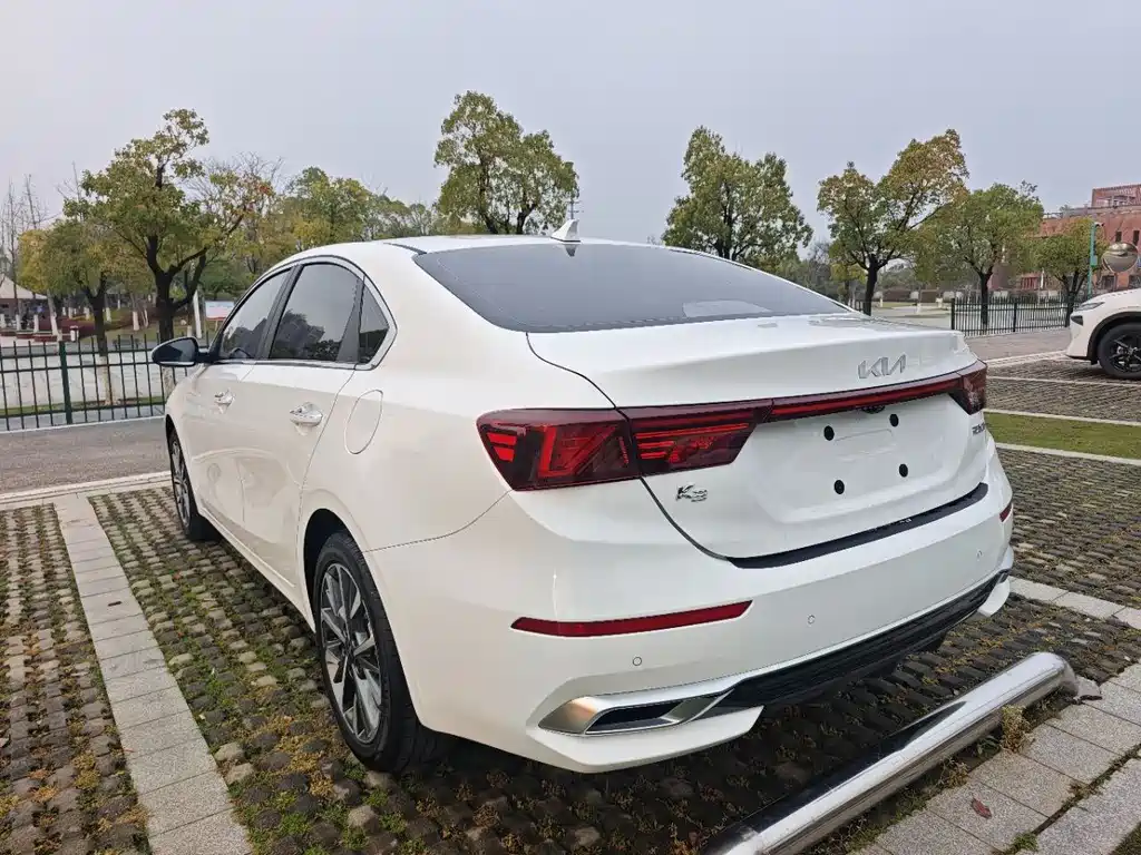 Kia Kia K3 2023 1.5L CVT Luxury Edition 2023 - thumbnail 4