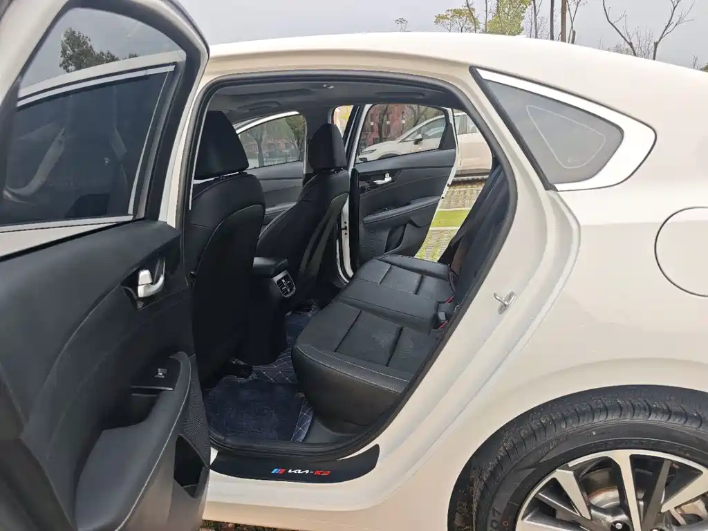 Kia Kia K3 2023 1.5L CVT Luxury Edition 2023 - thumbnail 5
