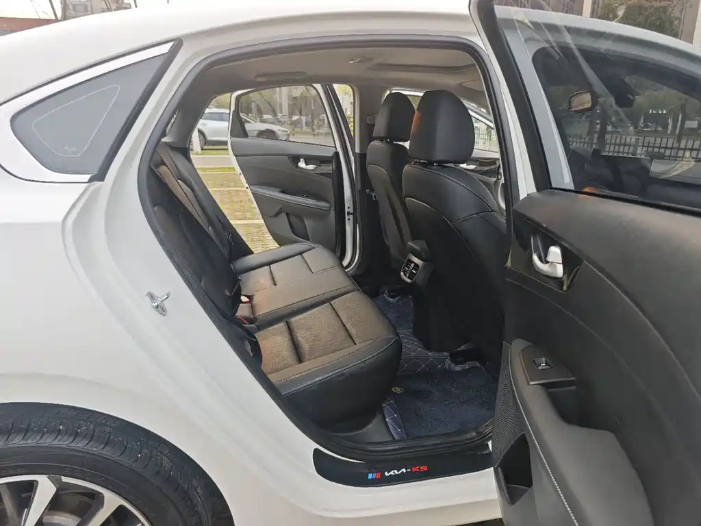 Kia Kia K3 2023 1.5L CVT Luxury Edition 2023 - thumbnail 7