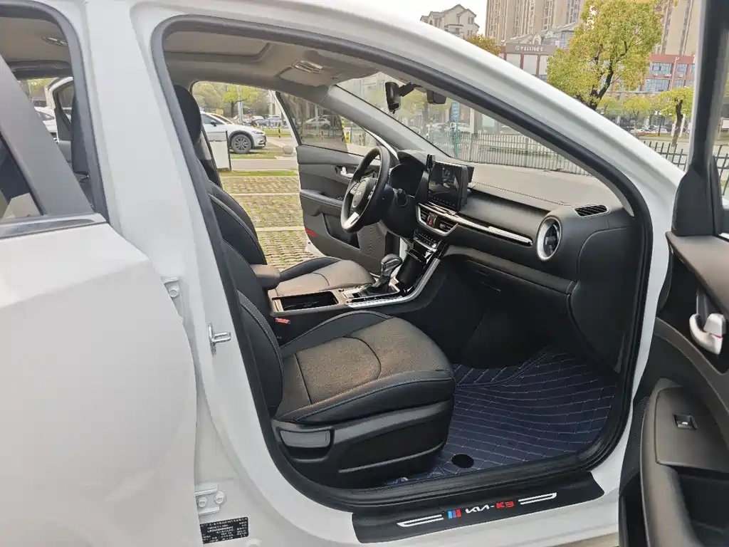 Kia Kia K3 2023 1.5L CVT Luxury Edition 2023 - thumbnail 8