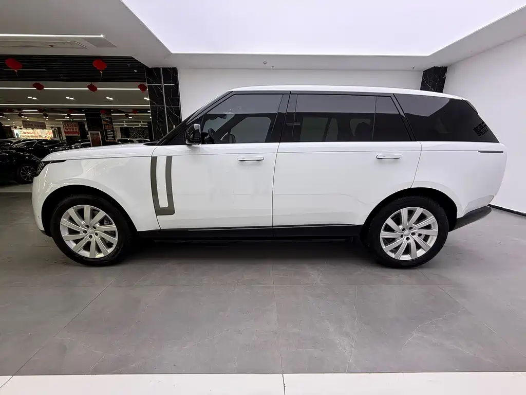 Land Rover Range Rover 2025 3.0 L6 400PS Vogue Long Wheelbase 2025 - thumbnail 5