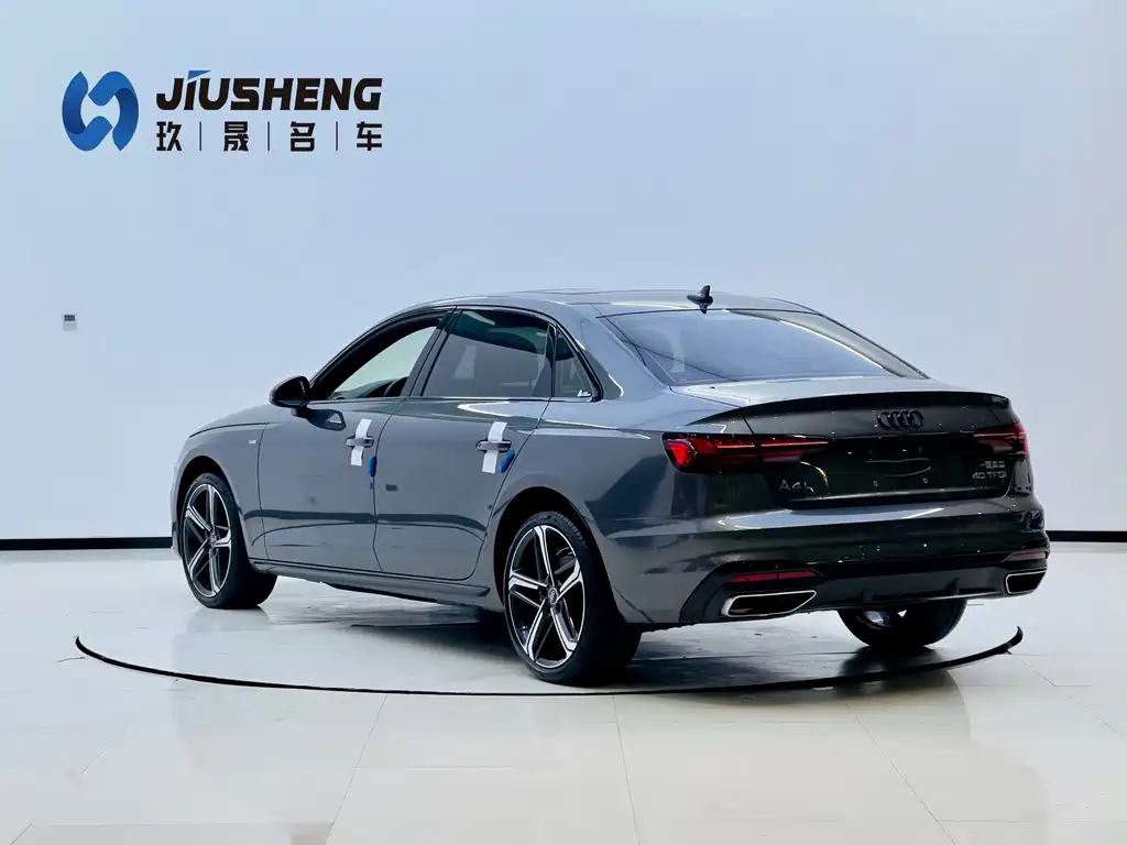 Audi Audi A4L 2023 40 TFSI Luxury Dynamic Model 2024 - thumbnail 5