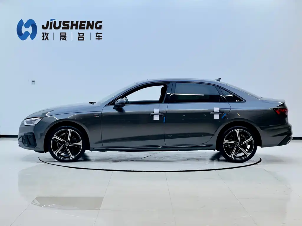 Audi Audi A4L 2023 40 TFSI Luxury Dynamic Model 2024 - thumbnail 6