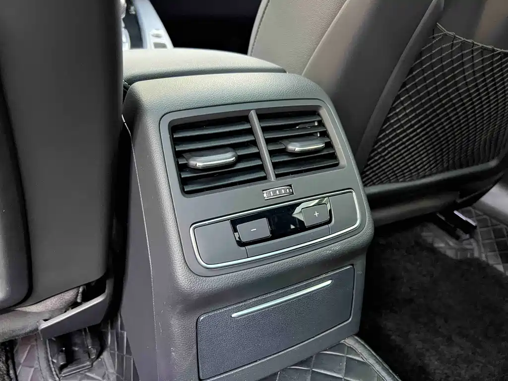 Audi Audi A4L 2023 40 TFSI Luxury Dynamic Model 2024 - thumbnail 15