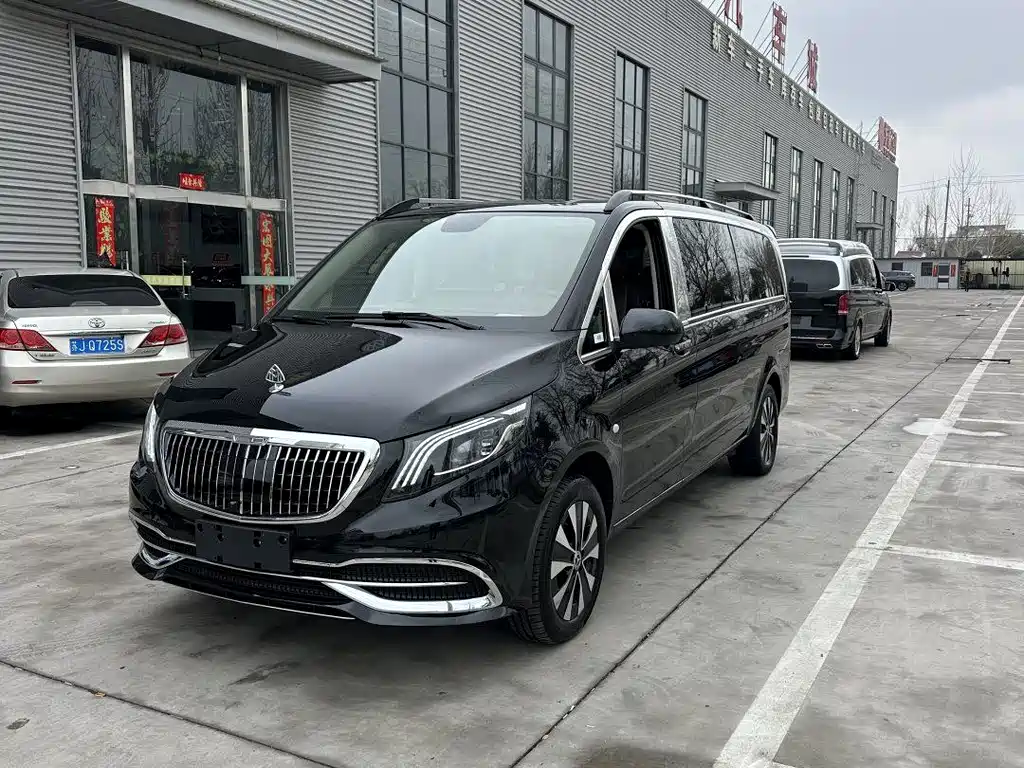 Mercedes-Benz Vito 2021 2.0T Elite 7-Seater 2023 - thumbnail 2