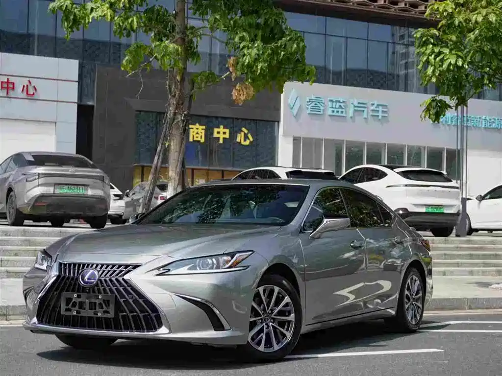 Lexus Lexus ES 2021 300h Premium Edition 2022