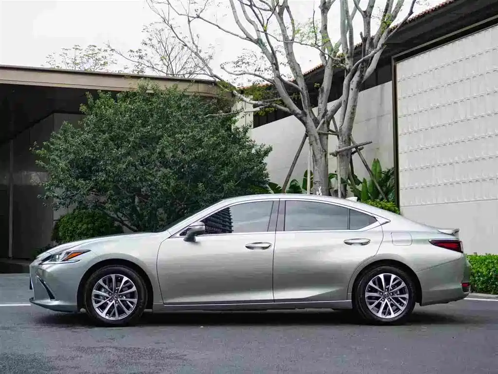 Lexus Lexus ES 2021 300h Premium Edition 2022 - thumbnail 4