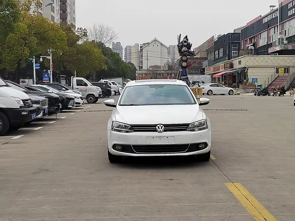 Volkswagen Volkswagen Sagitar 2014 1.4 TSI Automatic Luxury Edition 2014 - thumbnail 2