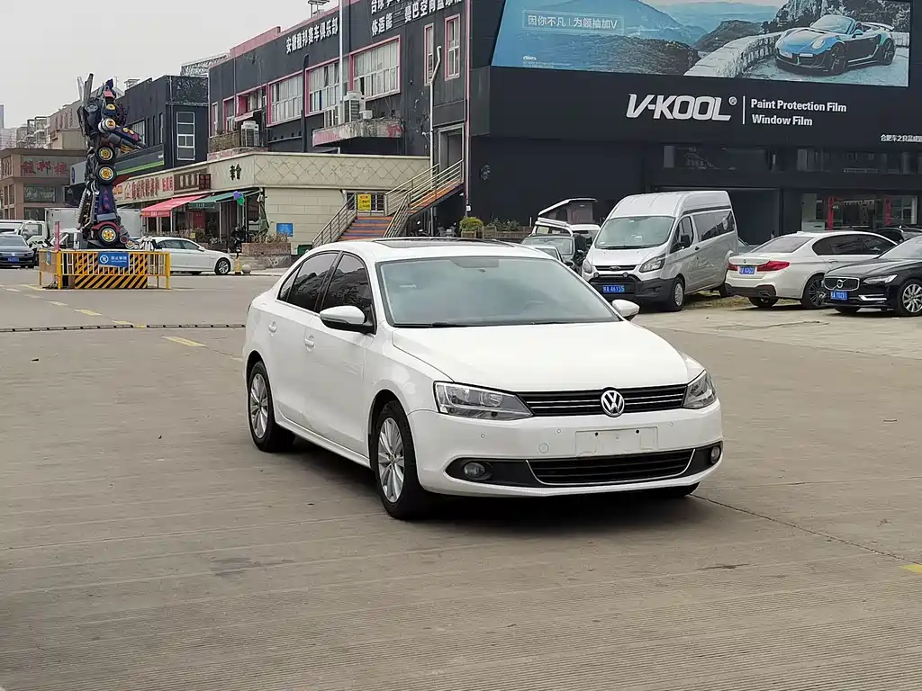 Volkswagen Volkswagen Sagitar 2014 1.4 TSI Automatic Luxury Edition 2014 - thumbnail 3