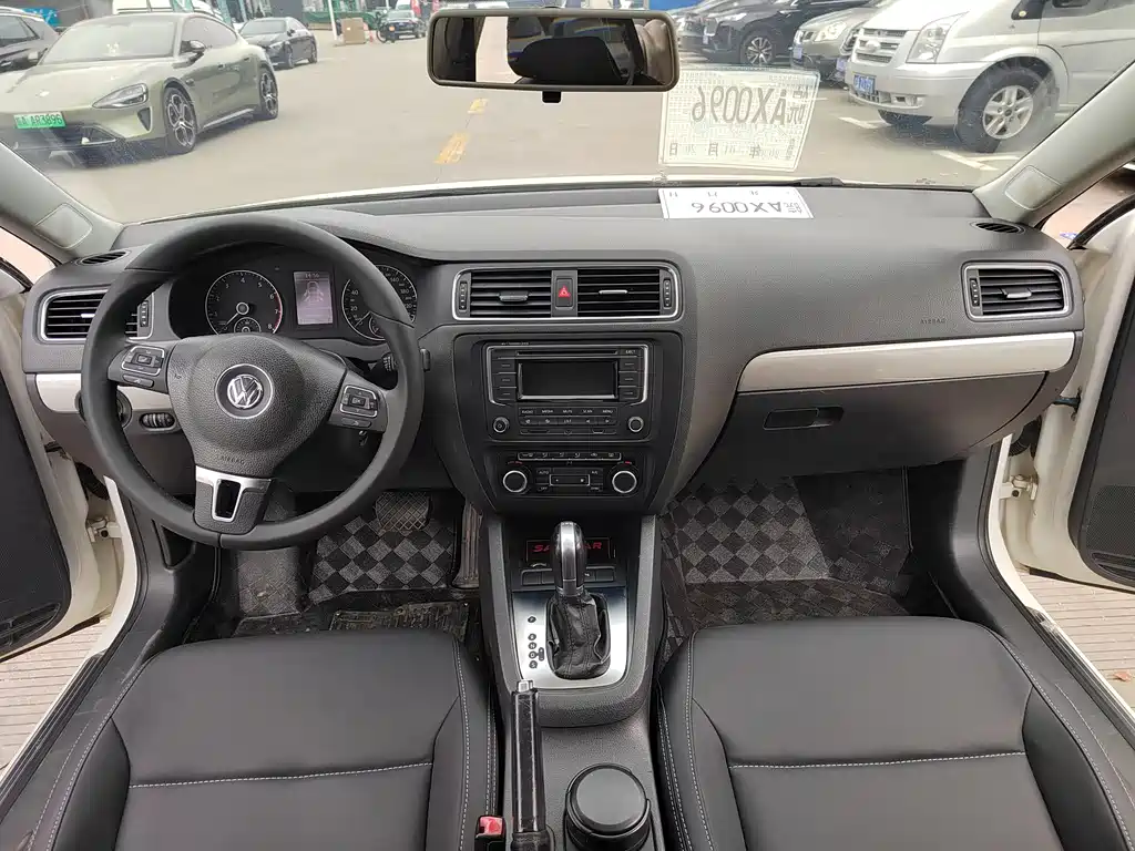Volkswagen Volkswagen Sagitar 2014 1.4 TSI Automatic Luxury Edition 2014 - thumbnail 4