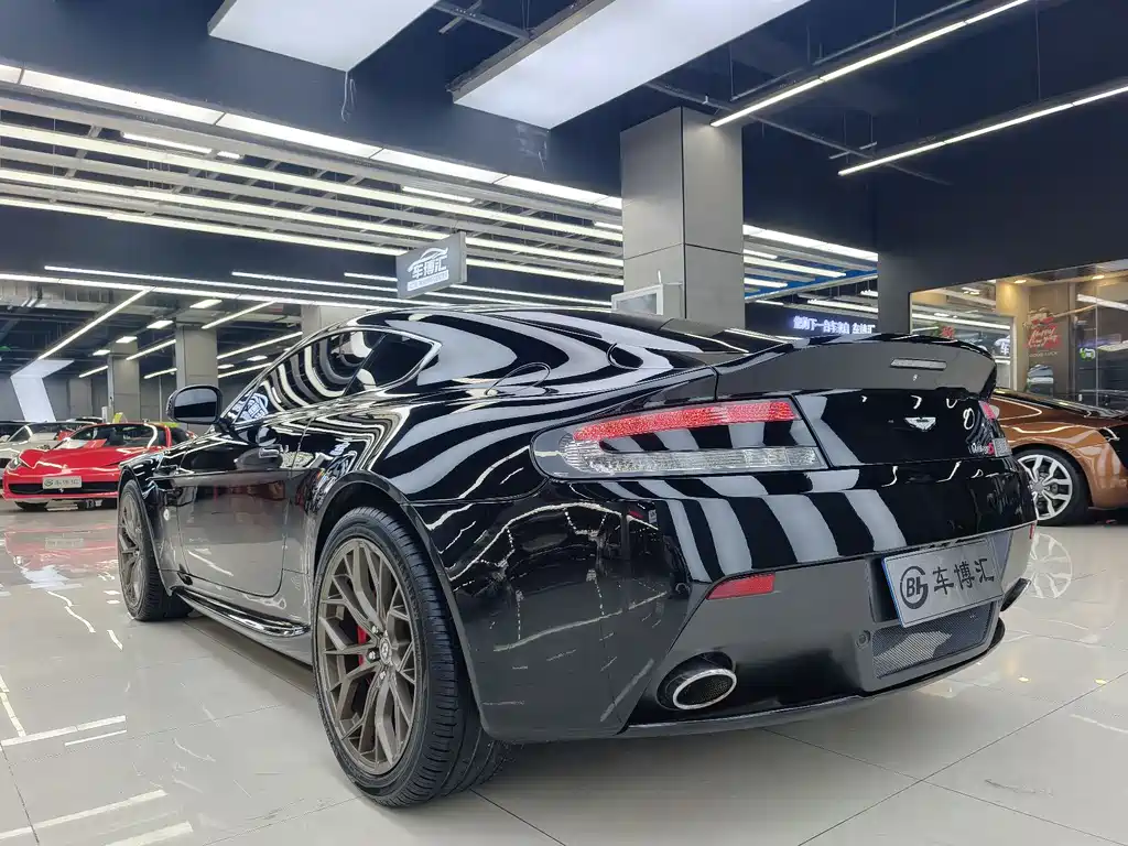 Aston Martin Aston Martin V8 Vantage 2011 4.7L Sportshift Coupe 2013 - thumbnail 5