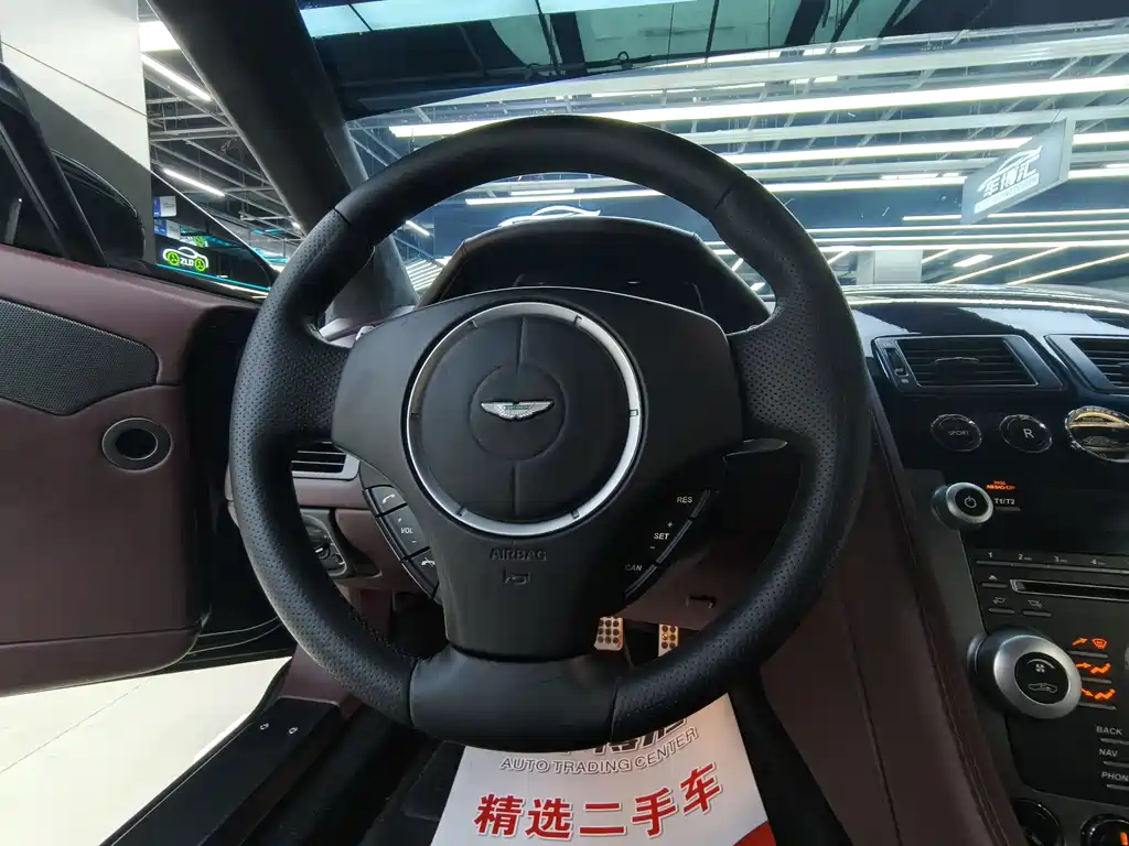 Aston Martin Aston Martin V8 Vantage 2011 4.7L Sportshift Coupe 2013 - thumbnail 10
