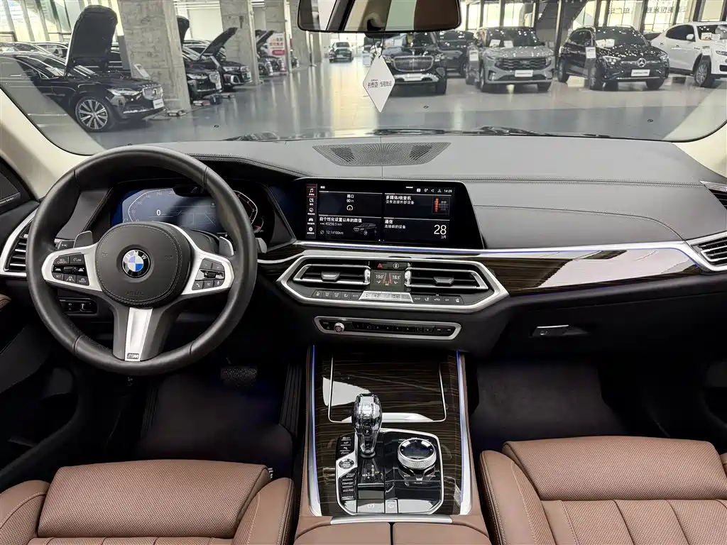 BMW BMW X5 xDrive40i M Sport Package 2020 - thumbnail 6