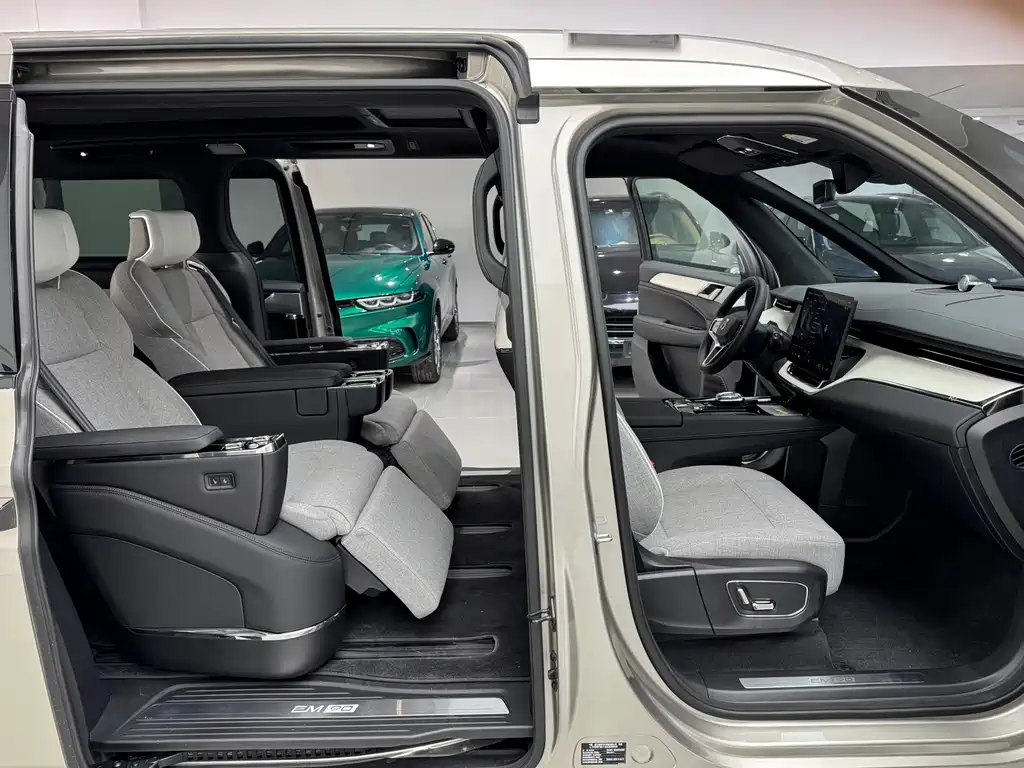 Volvo Volvo EM90 2025 Ultra Six-Seat 2024 - thumbnail 15