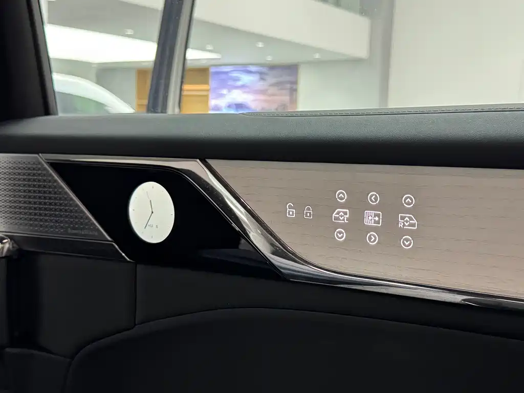Volvo Volvo EM90 2025 Ultra Six-Seat 2024 - thumbnail 18