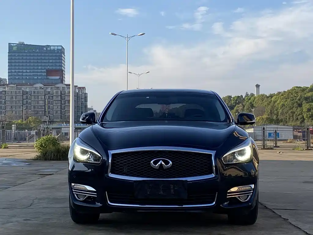 Infiniti Infiniti Q70 2019 Q70L 2.0T Luxe Edition 2020 - thumbnail 2