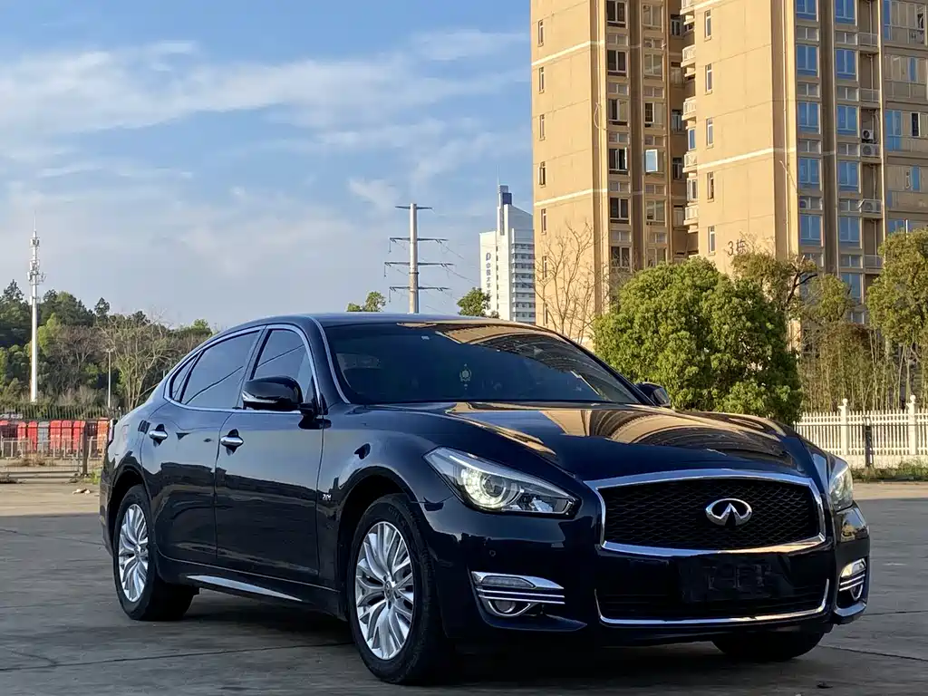 Infiniti Infiniti Q70 2019 Q70L 2.0T Luxe Edition 2020 - thumbnail 3