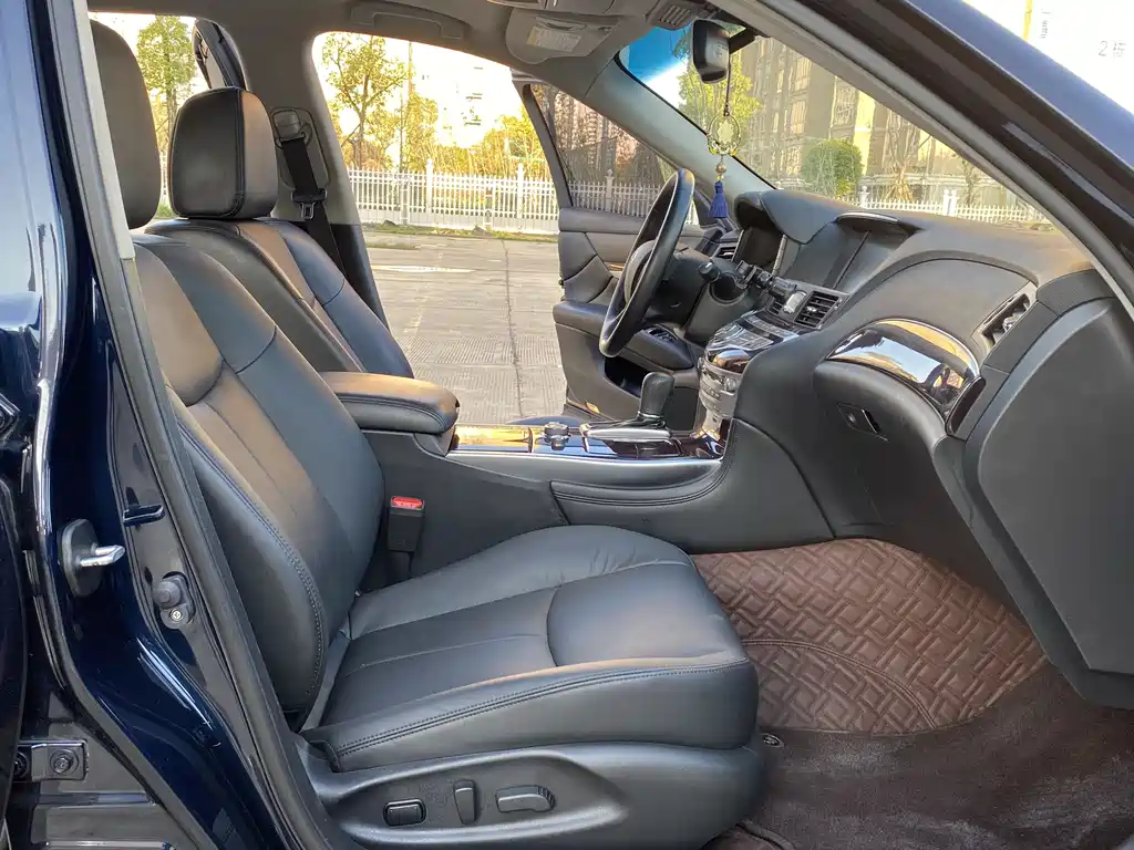 Infiniti Infiniti Q70 2019 Q70L 2.0T Luxe Edition 2020 - thumbnail 5