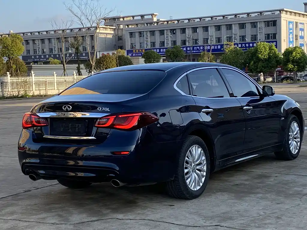 Infiniti Infiniti Q70 2019 Q70L 2.0T Luxe Edition 2020 - thumbnail 9