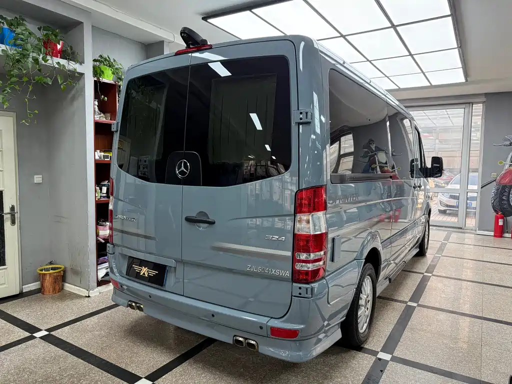 Mercedes-Benz Sprinter RV 2017 3.5L Automatic 2017 - thumbnail 2