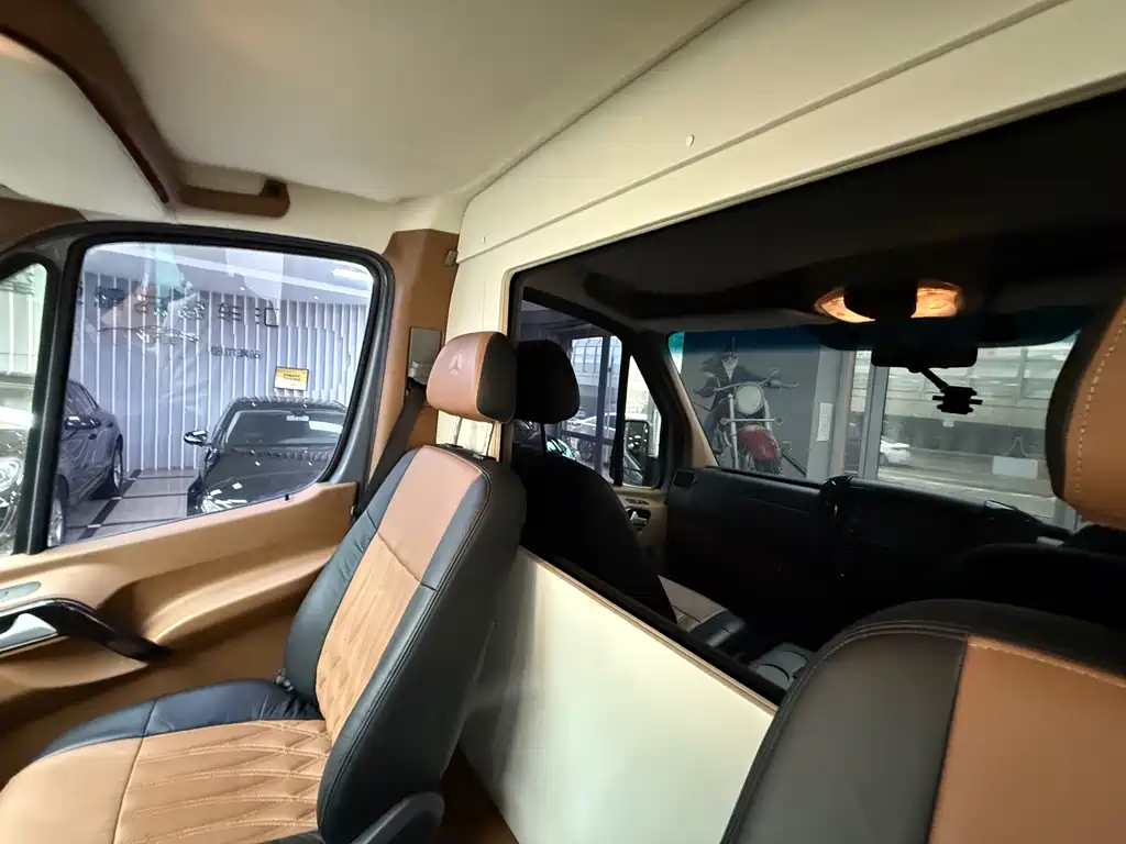 Mercedes-Benz Sprinter RV 2017 3.5L Automatic 2017 - thumbnail 9